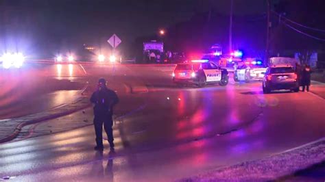 Oak Cliff, Dallas: Police officer killed two others injured after .